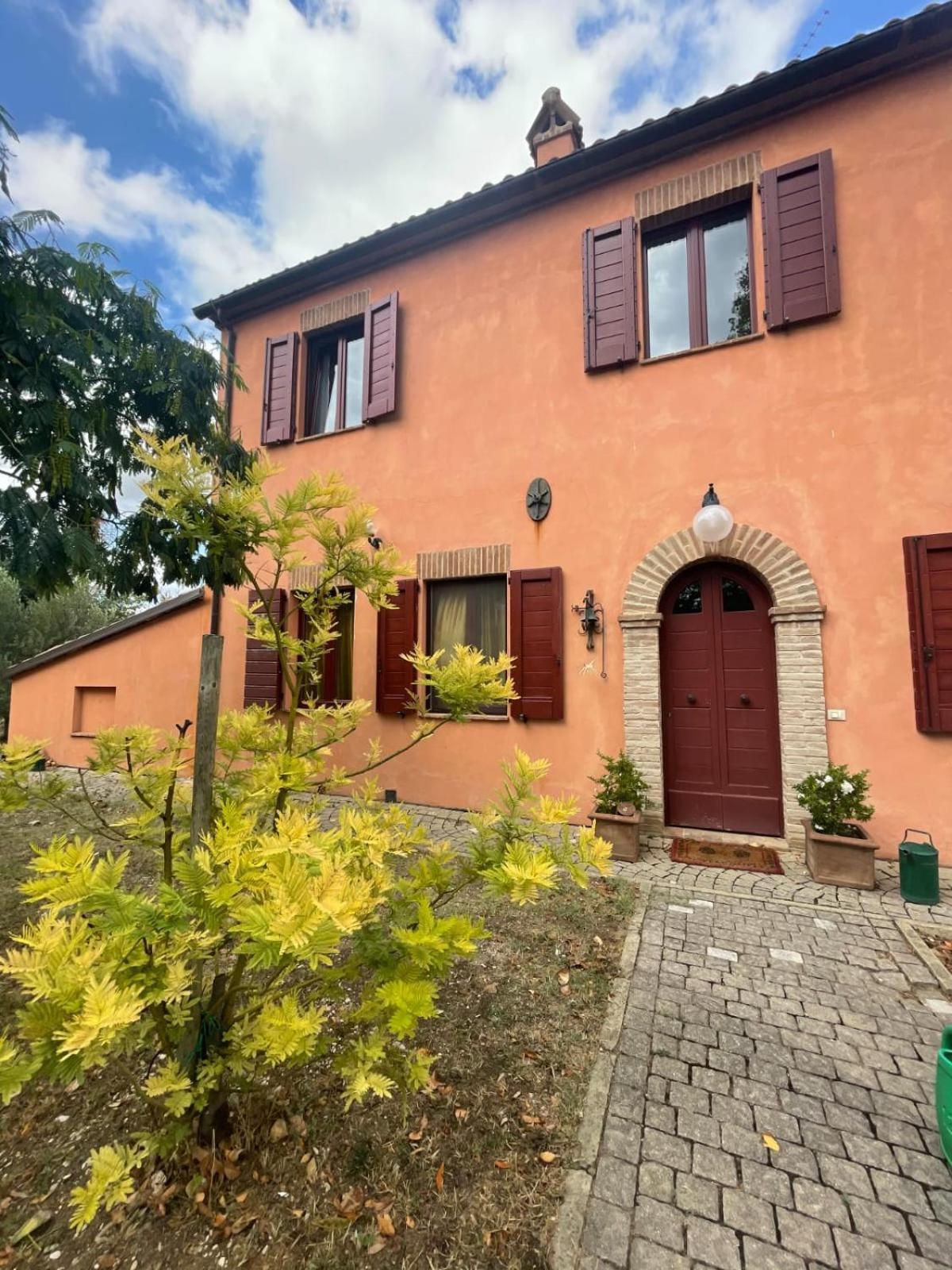 Casale Il Girasole Hotel Barbara Exterior photo