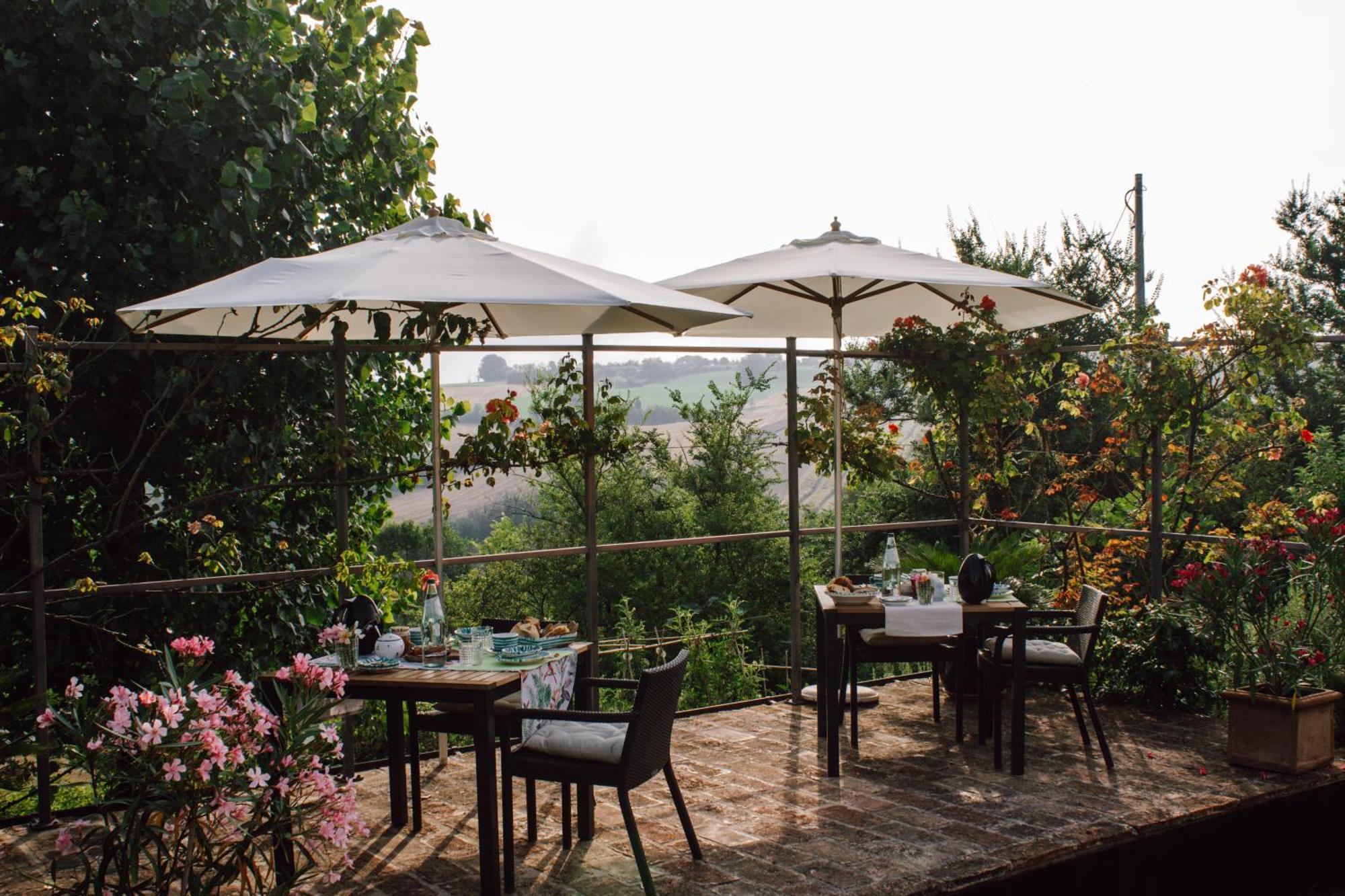 Casale Il Girasole Hotel Barbara Exterior photo